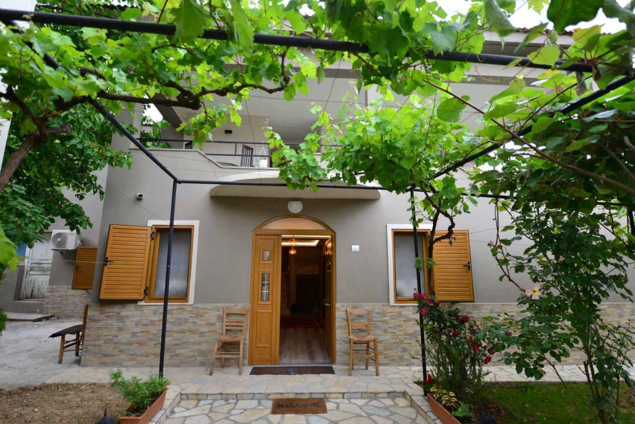 Vila Culli Përmet エクステリア 写真